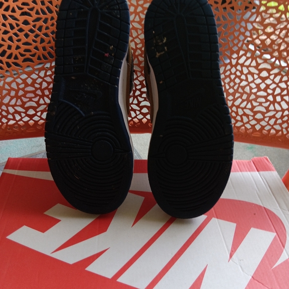 Nike Kids' Dark Blue and White Sneakers - Picture 3 of 3